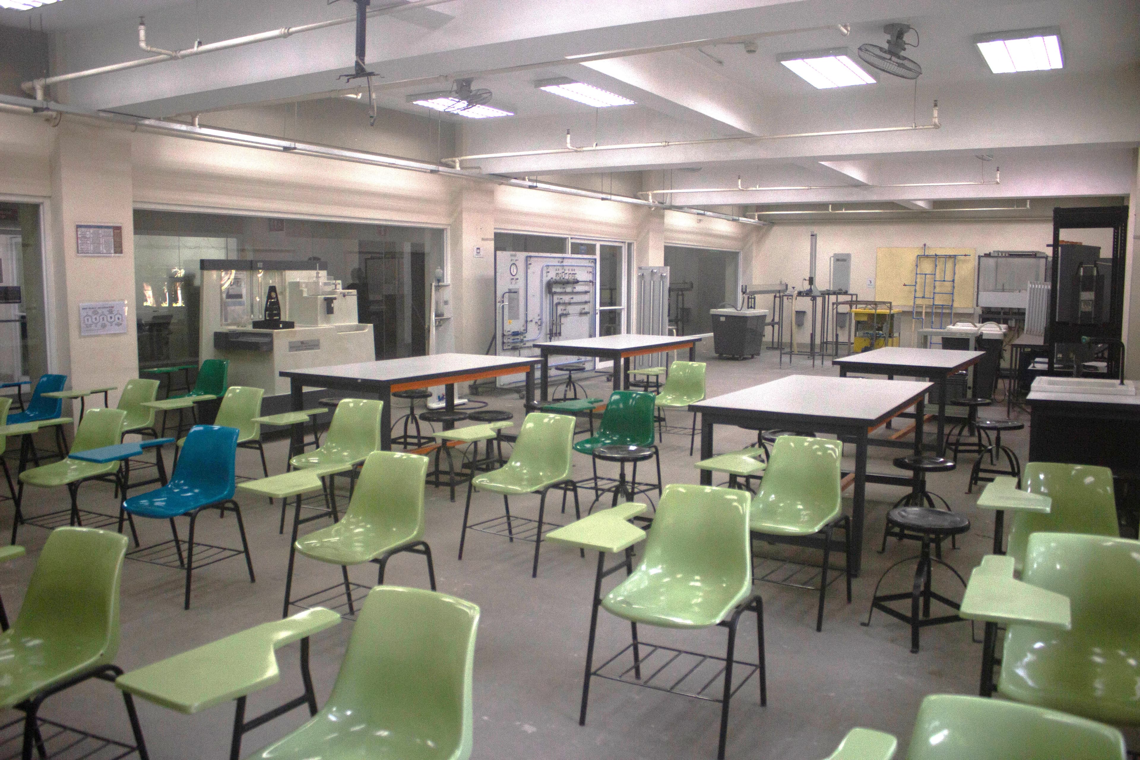 Fluid Mechanics Laboratory photo 2